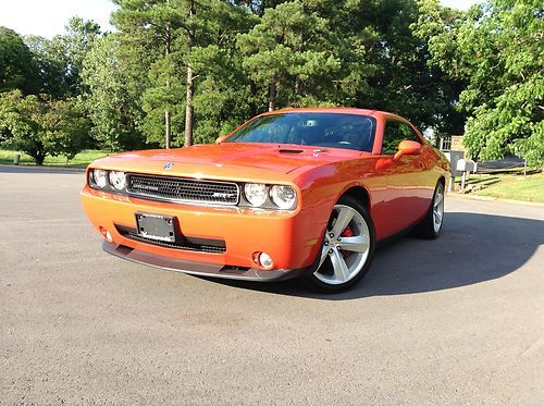Hemi orange srt8, manual transmission (6.1l hemi 425 hp)
