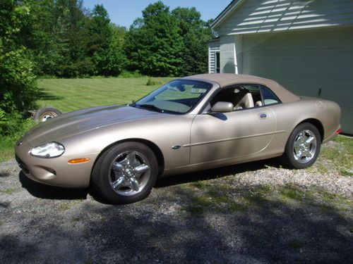 1999 jaquar xk8 convertible 61,100 miles excellent condition- dealer maintained