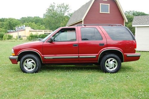 NO RESERVE VERY CLEAN 1998 Chevrolet Blazer LS 4 door, 4.3 V6, 15