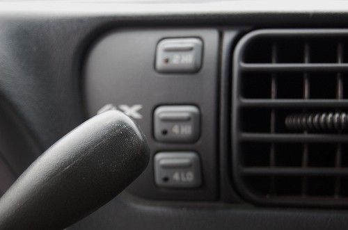 NO RESERVE VERY CLEAN 1998 Chevrolet Blazer LS 4 door, 4.3 V6, 15