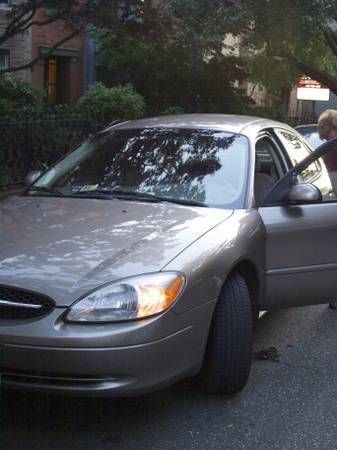 Low mileage Ford Taurus SES, image 3
