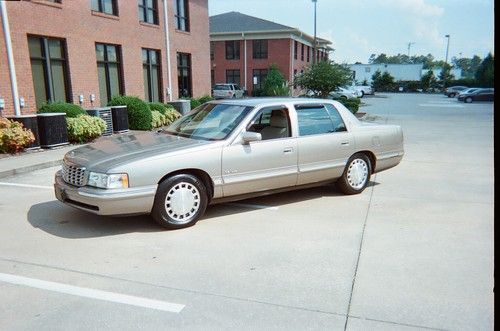 1999 cadillac deville base sedan 4-door 4.6l