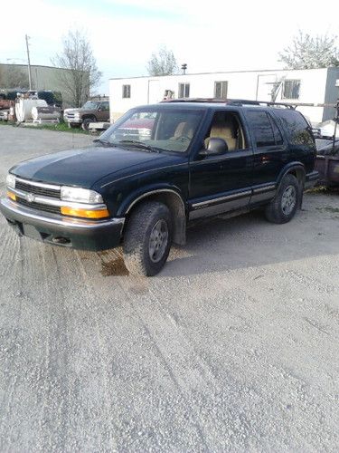 1998 Chevrolet Blazer LS Sport Utility 4-Door 4.3L, image 2