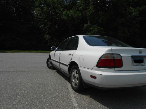 1996 honda accord 4d sed 6cyl automatic with sound system!