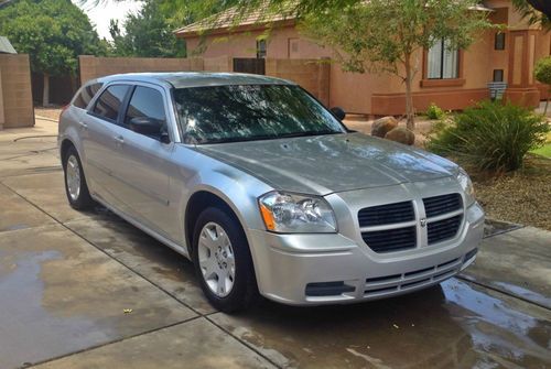 2006 dodge magnum se wagon 4-door 2.7l