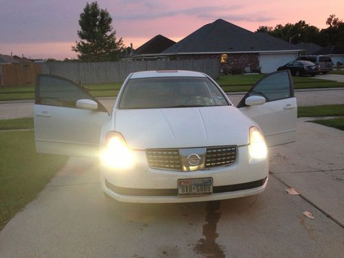 2004 nissan maxima se sedan 4-door 3.5l