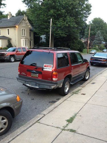 2000 ford explorer xlt sport utility 4-door 5.0l very clean must see!