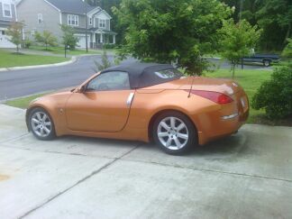 2004 nissan 350z touring convertible 2-door 3.5l