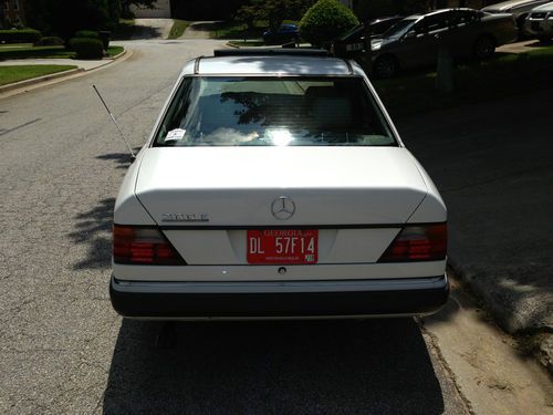 1992 Mercedes-Benz 300E Base Sedan 4-Door 3.0L, image 4