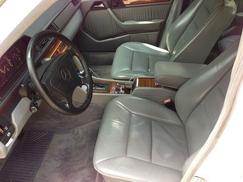 1992 Mercedes-Benz 300E Base Sedan 4-Door 3.0L, image 5