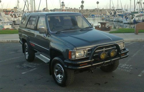 Rust free 1987 toyota hilux surf turbo diesel (ssr limited)