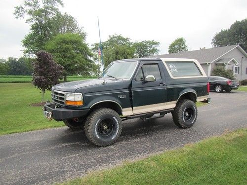 1993 ford bronco 4x4 - 4" lift, 33" m/ts