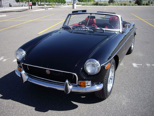 1970 MGB Convertible, image 3