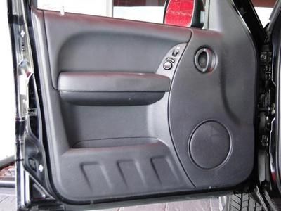 WE FINANCE '04 JEEP SUV RWD LOW MILES CLEAN CARFAX Fog Lamps Sunroof Alloy Wheel, image 17