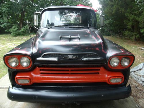 1958 pick up chevy apache 350/4speed hot rod rat rod. custom distressed paint jo