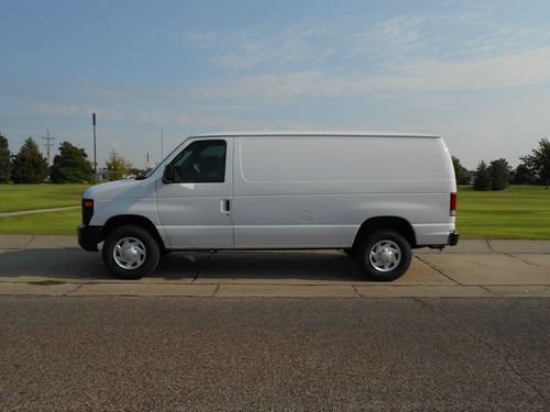 2011 ford e-250 base standard cargo van 3-door 4.6l