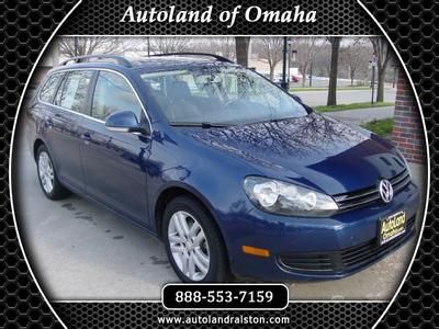 Spotless..one owner new vw trade in with a perfect carfax..the best buy jetta sp