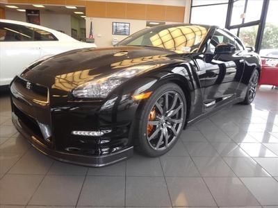 Premium edition, 545 hp, black, charcoal, awd, carbon fiber, dual clutch.