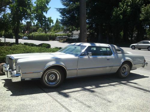 Lincoln mark 4, 1973 silver in great condition with 73,000 miles
