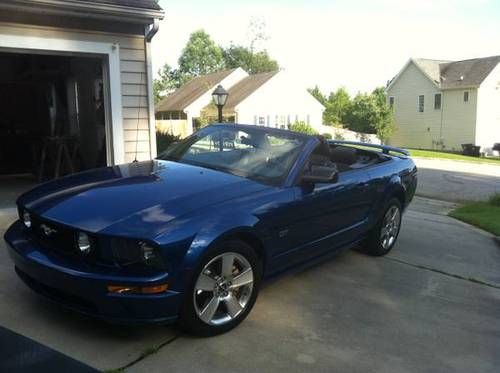 2006 ford mustang gt convertible 2-door 4.6l