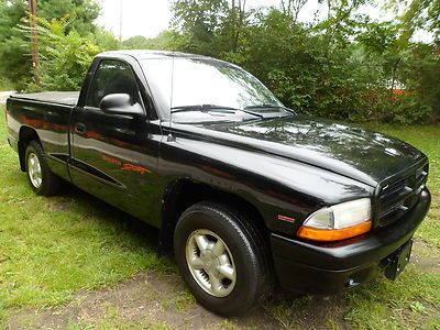 1998 dodge dakota sport only 87,122orginalmiles 5speed 2.5liter 4cylinder engine