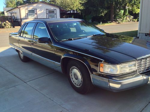 1995 cadillac fleetwood brougham, black on black! great shape, garaged!