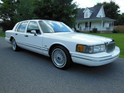 1994 Lincoln Town Car Signature Sedan 4-Door 4.6L, US $2,500.00, image 2
