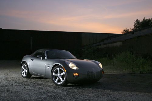 2006 pontiac solstice base convertible 2-door 2.4l