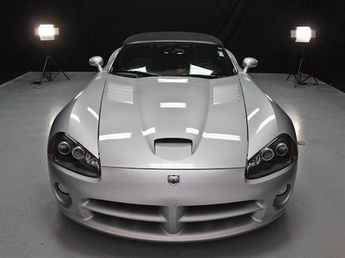 2004 dodge viper srt-10 convertible 2-door 8.3l 16 thousand original miles