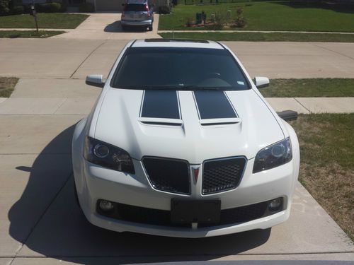 2009 pontiac g8 gt - white hot - leather - sunroof - 6.0l v8 -  35k miles clean