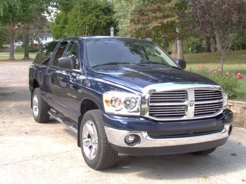 2007 dodge ram 1500 quad cab 4 x 4 pu, big horn edition, 5.7l hemi - one owner