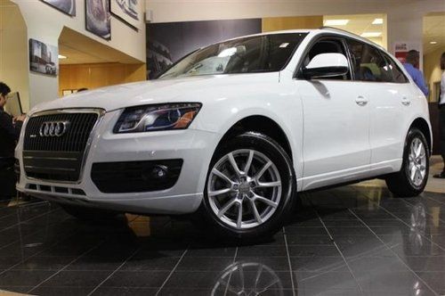 Premium plus navigation panorama sunroof one owner heated seats blueto