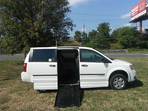 08 dodge grand caravan  handicap van wheel chair ramp 37000 miles 1 owner