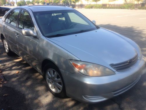 2004 TOYOTA CAMRY XLE V6 AUTOMATIC SILVER LEATHER SUNROOF NO RESERVE, image 5