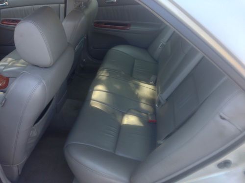 2004 TOYOTA CAMRY XLE V6 AUTOMATIC SILVER LEATHER SUNROOF NO RESERVE, image 8