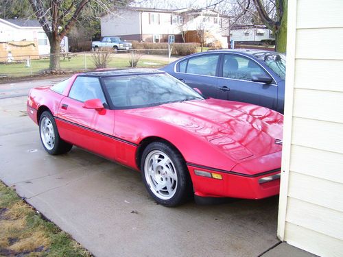 1990 chevrolet corvette base hatchback 2-door 5.7l