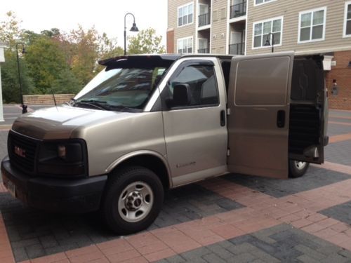 2004 gmc savana 2500 base cargo van 3-door 4.8l/ chevrolet express