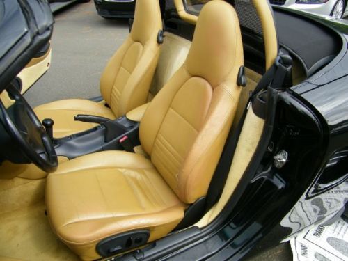 99 Boxster Leather RWD Mid engine 5 speed manual Black Tan Convertible Soft top, image 15