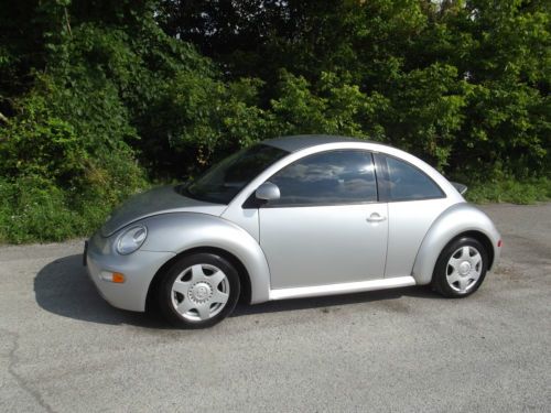 1998 volkswagen beetle base hatchback 2-door 2.0l