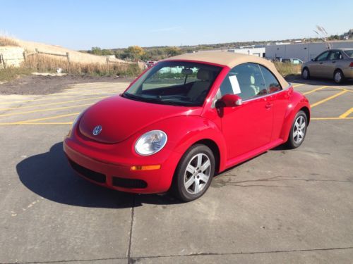 Convertible Smoke free Excellent condition Low miles Automatic, image 2