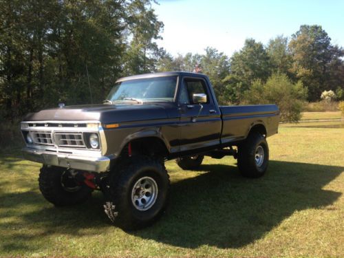 Nice    ford f-100  four wheel drive