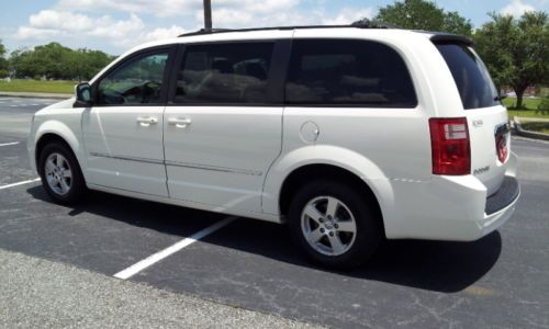 2010 dodge grand caravan sxt passenger van