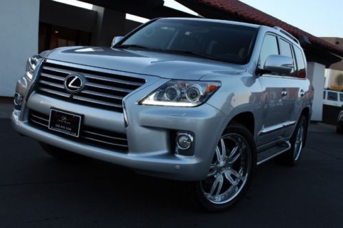 2013 lexus lx570 luxury pkg. rear dvd. loaded. wheels. 1 owner. clean carfax.
