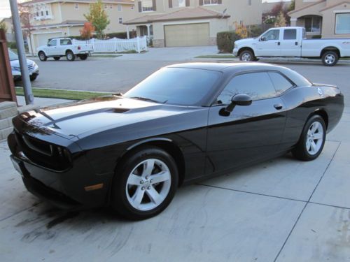 2012 dodge challenger sxt black 12k miles + extras: spoiler bluetooth poly coat