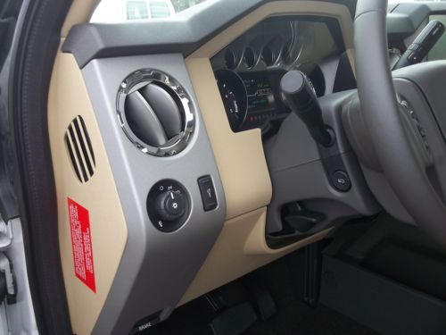 NEW 2013 FORD SD F-550 6.7 V8 DIESEL 4X4 CREW CAB DRW LARIAT WITH A PICK-UP BED, image 28