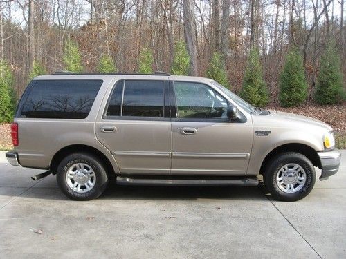 2001  expedition xlt 2wd 3rd seat rear a/c no reserve