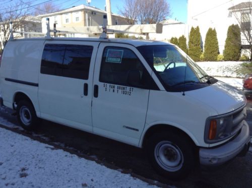 2002 chevrolet express 2500 base standard cargo van 3-door 4.3l