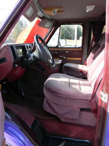 1992 Chevrolet G20 Beauville Extended Passenger Van 3-Door 5.7L, image 8