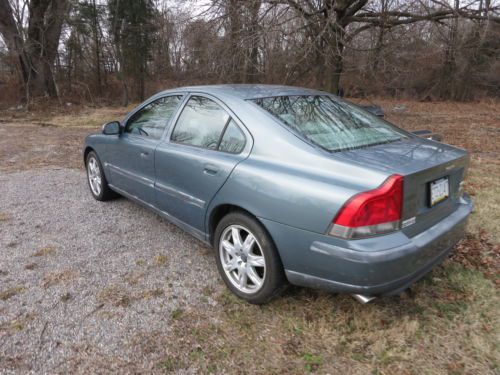2002 volvo s60 2.4t awd ----- no reserve ---- one owner - dealer serviced