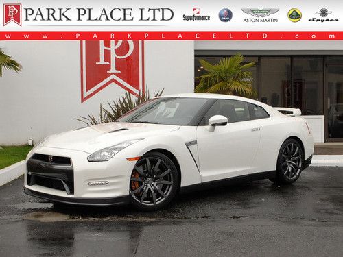 2013 nissan gt-r premium, white on black, 150 miles